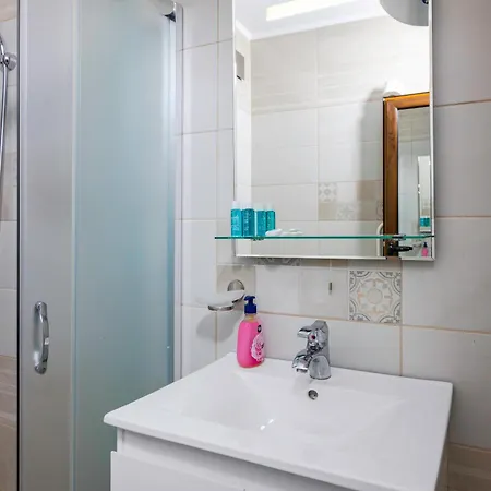 1bd In Center By Flat Mаnаger