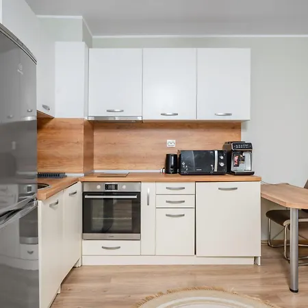 1bd With Ac & Lift In Center By Flat Mаnаger *
