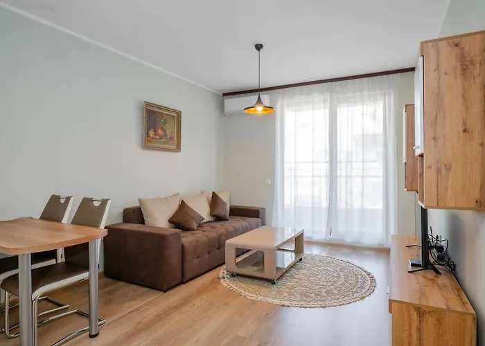 1bd In Center By Flat Mаnаger *